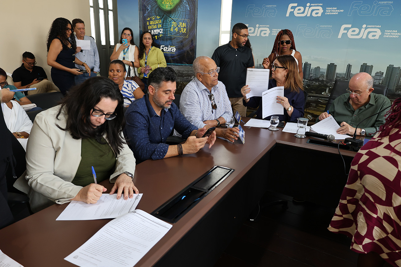 Prefeitura empossa mais 59 professores e reforça meta de zerar falta de ...